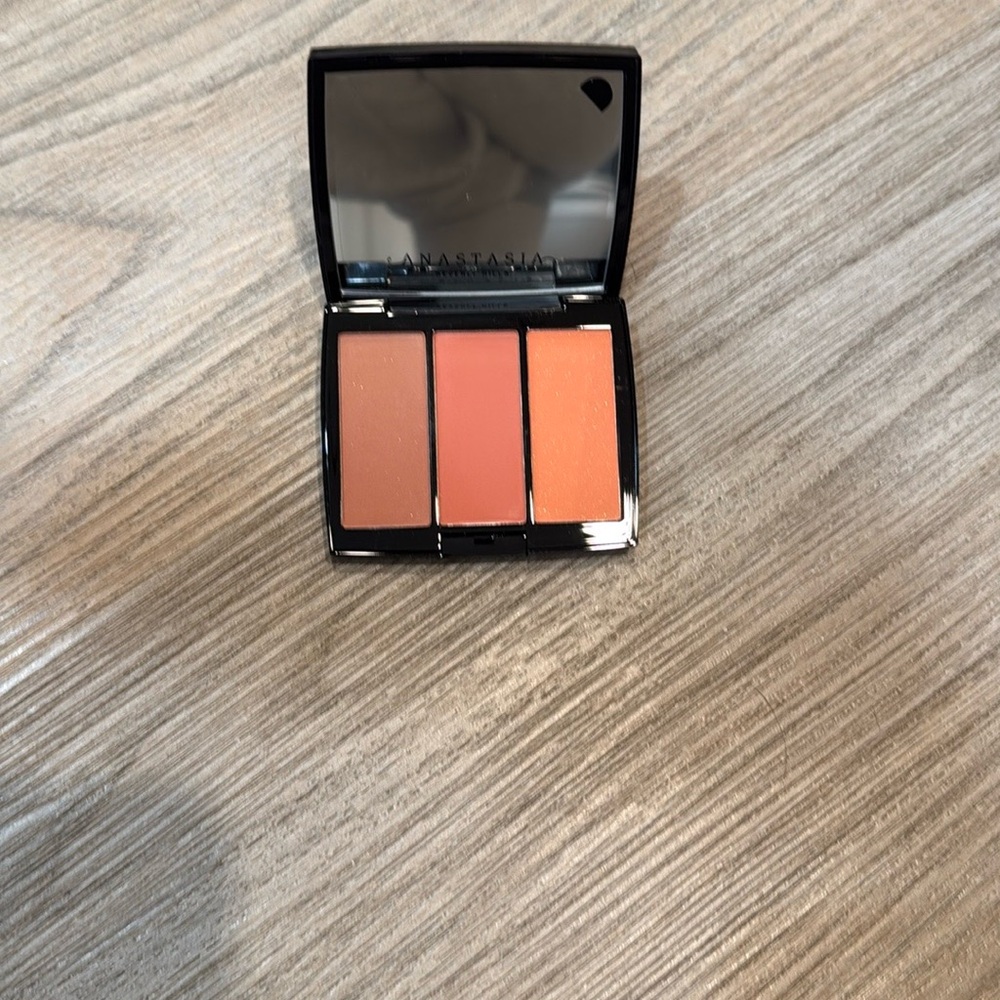 Anastasia Beverly Hills blush trio